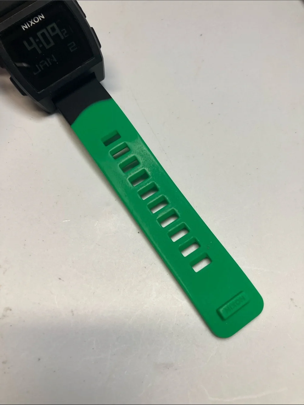 Nixon Base Tide, Rasta red green yellow color way, rare, new battery, Digital - Picture 3 of 16